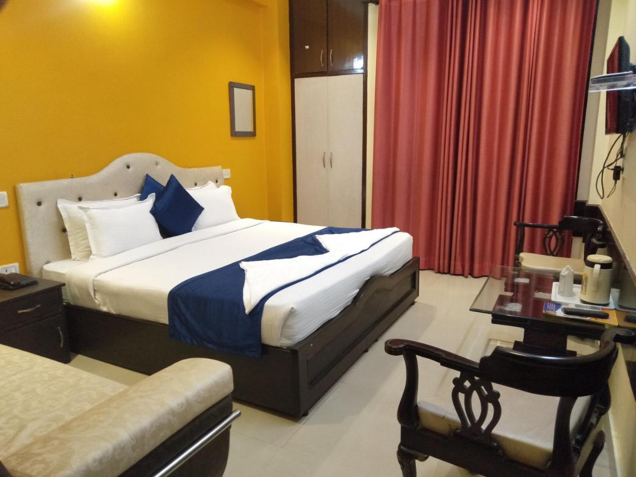 Hotel Paras Plaza Rishīkesh Exterior foto